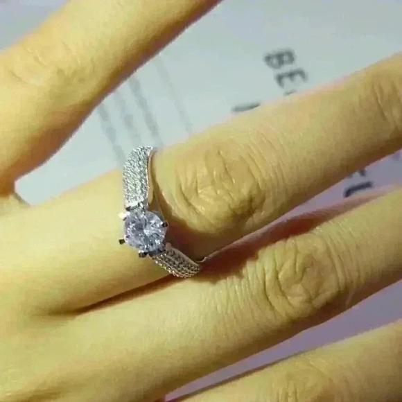 NEW Gorgeous 925 Silver CZ 2pc Engagement/Wedding Set - Picture 6 of 6